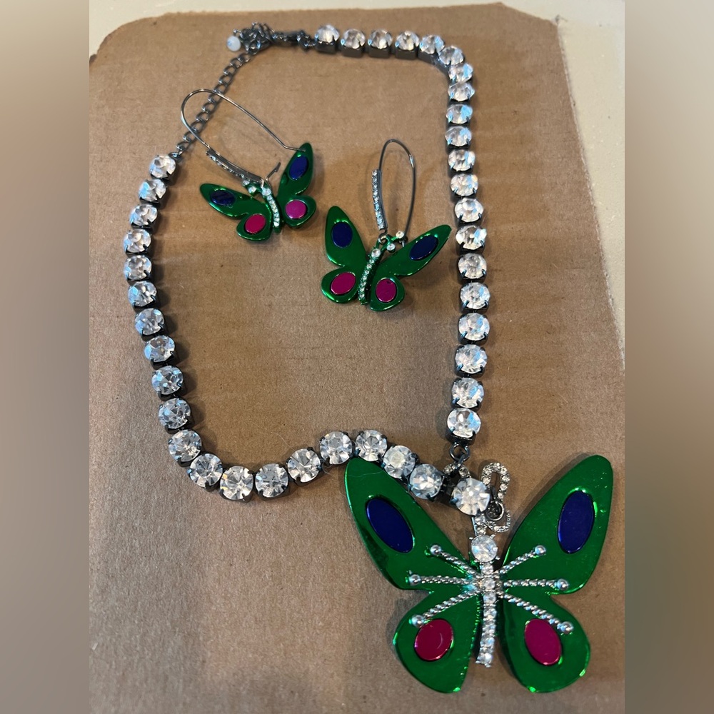 NEW BETSY JOHNSON Butterfly Jewelry Set - Picture 11 of 11